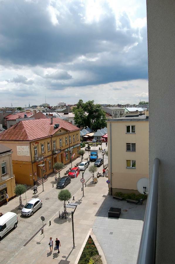 Family & Business Sauna Apartments Rynek Centrum Downtown - 2 Bedroom With Private Sauna, Balcony, Parking 凯尔采 外观 照片