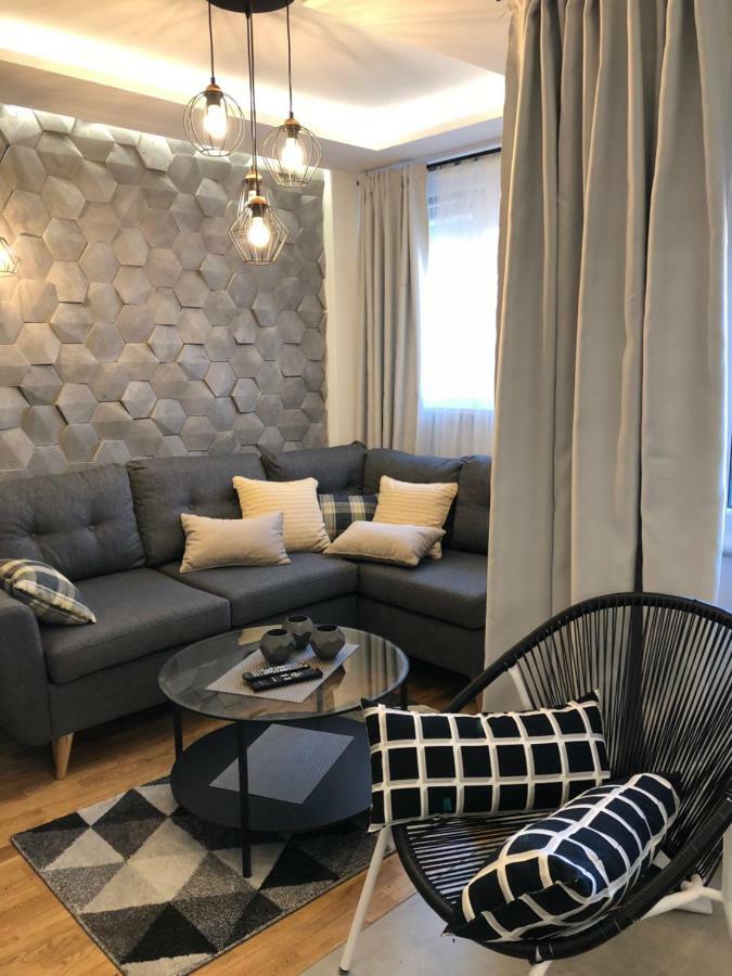 Family & Business Sauna Apartments Rynek Centrum Downtown - 2 Bedroom With Private Sauna, Balcony, Parking 凯尔采 外观 照片