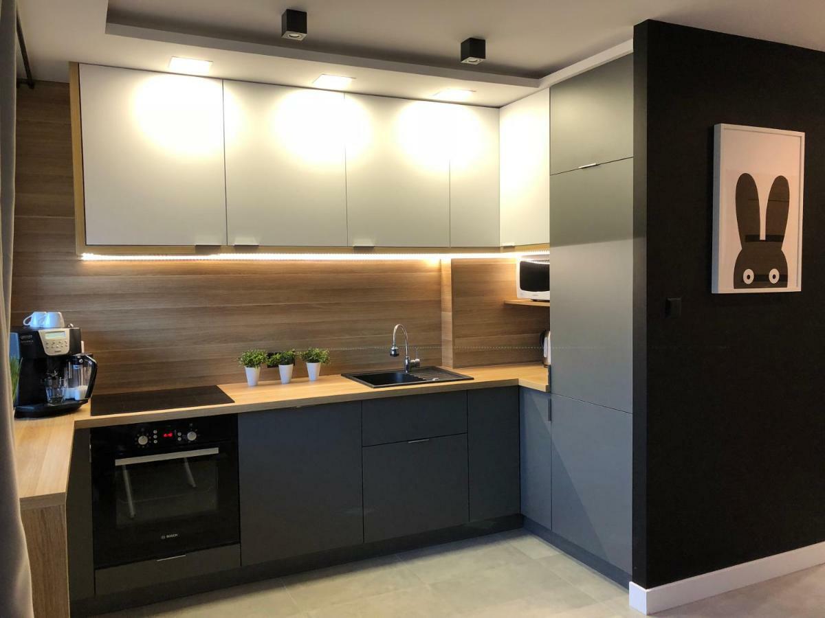 Family & Business Sauna Apartments Rynek Centrum Downtown - 2 Bedroom With Private Sauna, Balcony, Parking 凯尔采 外观 照片