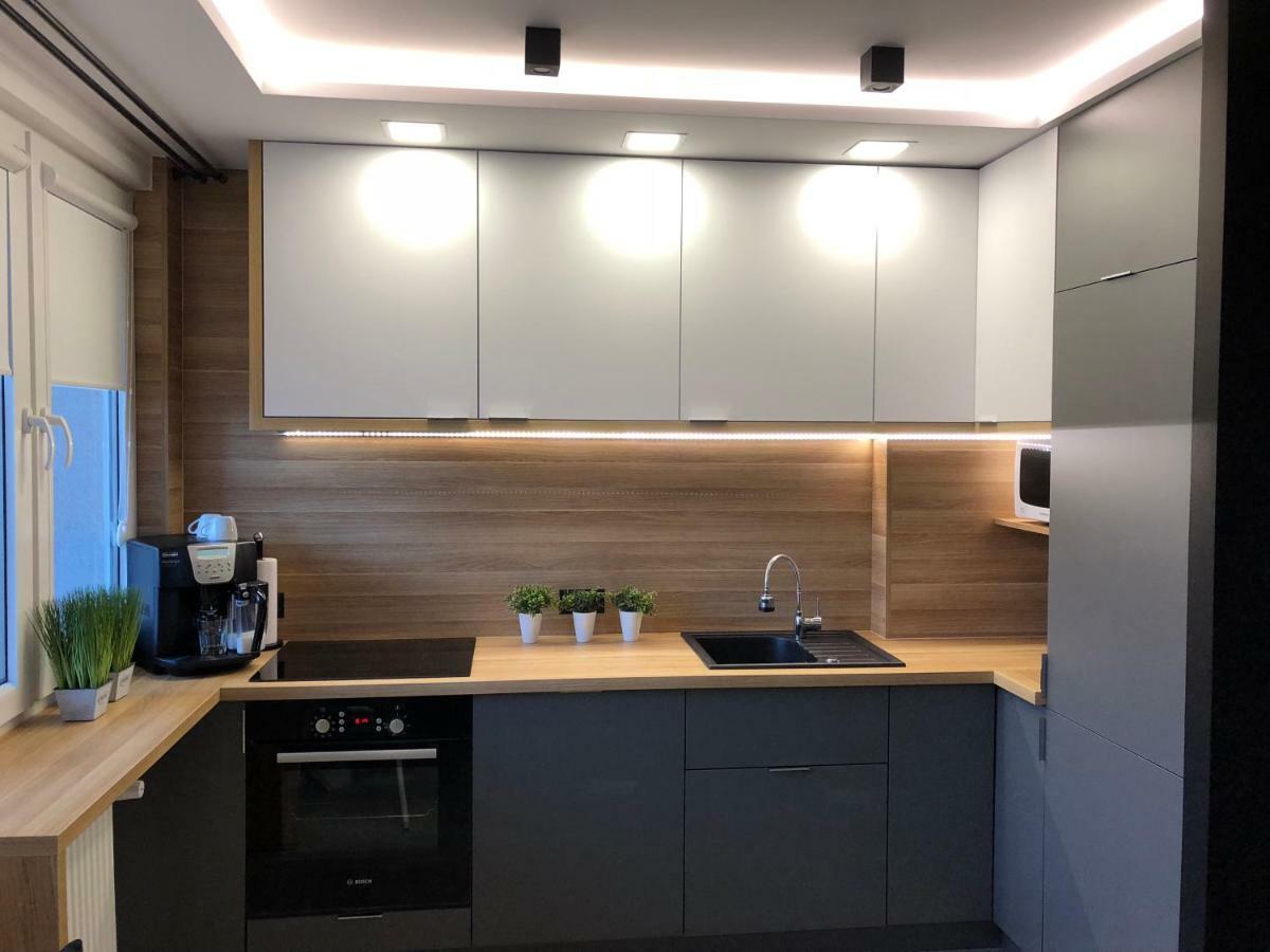 Family & Business Sauna Apartments Rynek Centrum Downtown - 2 Bedroom With Private Sauna, Balcony, Parking 凯尔采 外观 照片