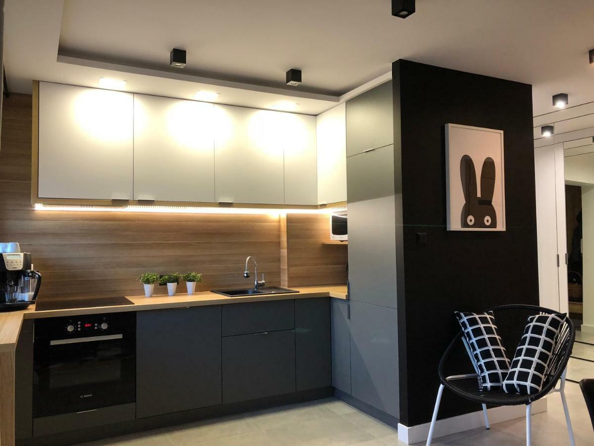 Family & Business Sauna Apartments Rynek Centrum Downtown - 2 Bedroom With Private Sauna, Balcony, Parking 凯尔采 外观 照片
