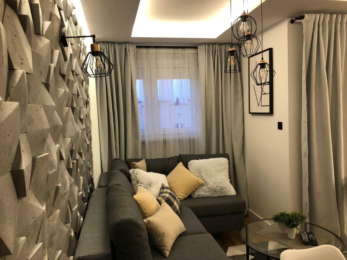 Family & Business Sauna Apartments Rynek Centrum Downtown - 2 Bedroom With Private Sauna, Balcony, Parking 凯尔采 外观 照片