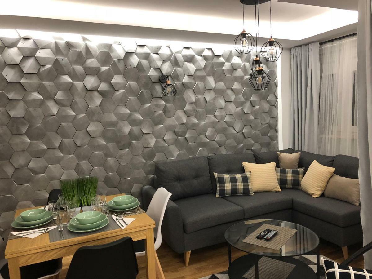Family & Business Sauna Apartments Rynek Centrum Downtown - 2 Bedroom With Private Sauna, Balcony, Parking 凯尔采 外观 照片