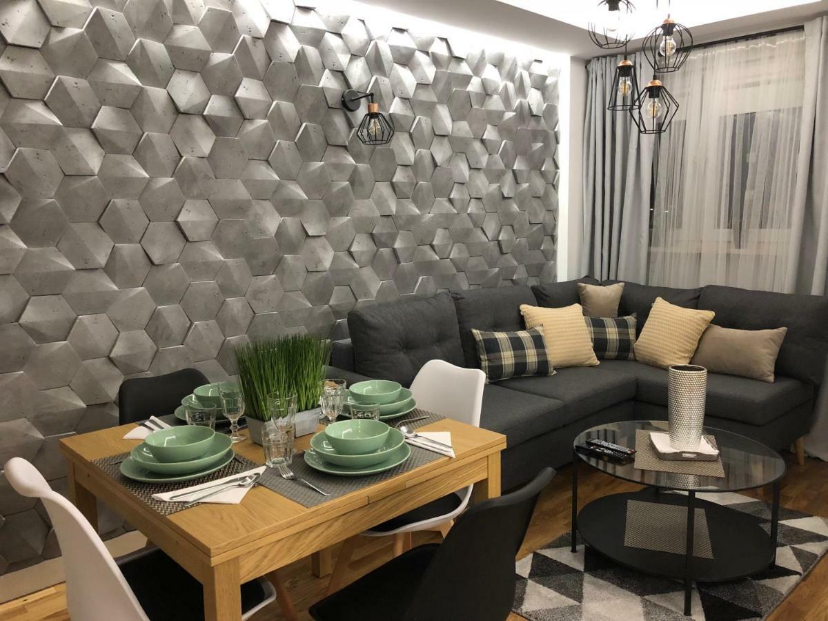 Family & Business Sauna Apartments Rynek Centrum Downtown - 2 Bedroom With Private Sauna, Balcony, Parking 凯尔采 外观 照片